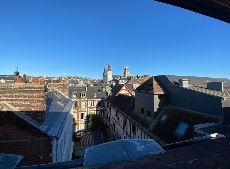 Sous Les Clochers De Rouen - Cathedrale Bagian luar foto